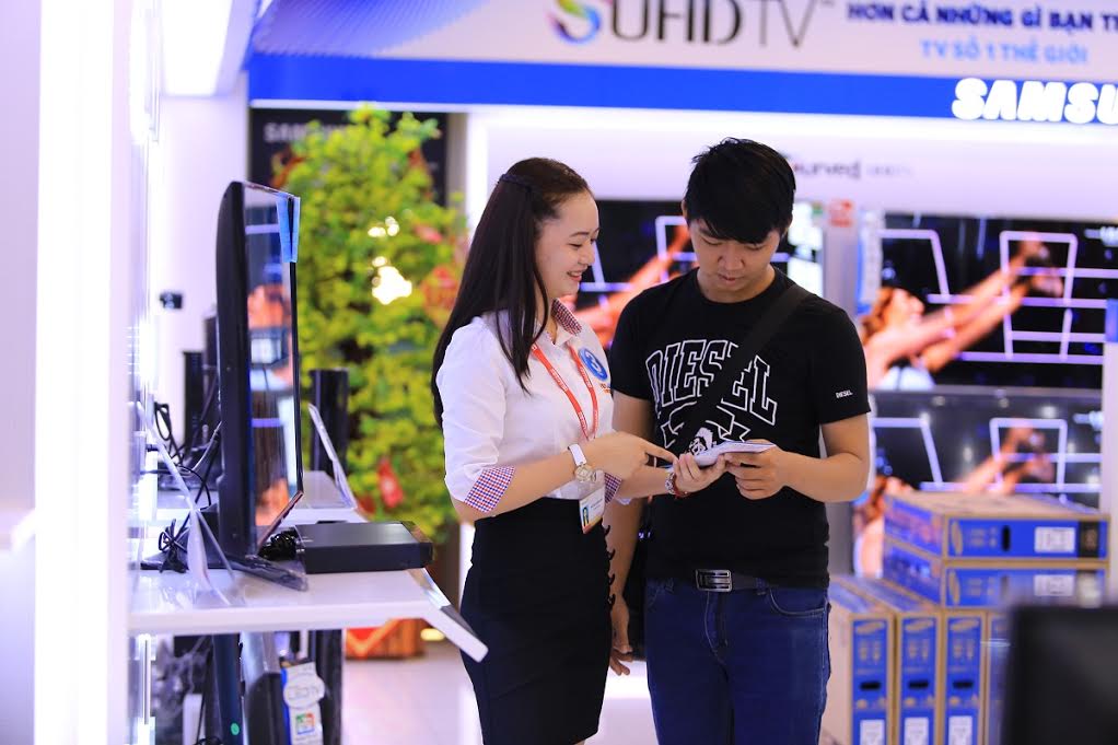 Sự phát triển mạnh mẽ của các hoạt động cho vay tiêu dùng ở thị trường Việt Nam thời gian qua đã cho thấy, hoạt động này không chỉ có ý nghĩa với từng cá nhân, mà đã trở thành một công cụ quan trọng đóng góp vào tăng trưởng kinh tế của quốc gia.