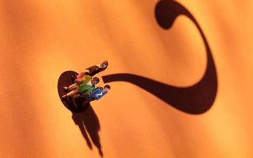 Trong bối cảnh kinh tế khó khăn, niềm tin của doanh nghiệp Hà Nội vào các cơ quan quản lý lại có xu hướng sụt giảm mạnh… - Ảnh minh họa.<br>