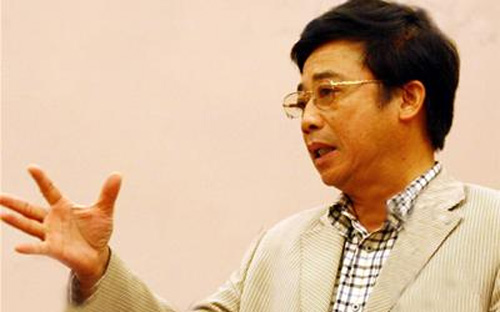Đây là lần hiếm hoi ông Đoàn Văn Kiển xuất hiện trở lại tại một sự 
kiện chính thức, kể từ khi Thủ tướng Chính phủ ký quyết định cho ông 
“nghỉ hưu theo chế độ từ ngày 1/9/2010”.