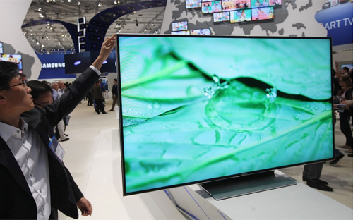 Những điểm yếu an ninh của smart TV cho phép hacker có thể khởi động webcam, kiểm soát các ứng dụng mạng xã hội như Facebook hay Skype, và 
truy cập vào các tệp tin cũng như bất kỳ một ứng dụng nào khác được cài 
đặt.