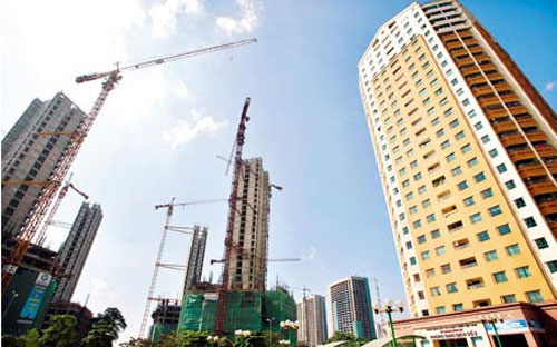 Bất động sản từng là nguồn cơn của khủng hoảng kinh tế ở nhiều nước như 
Nhật Bản, Thái Lan, Mỹ. Ở Việt Nam bất động sản cũng đang và sẽ là ngòi 
nổ nhiều cơn chấn động khác. 