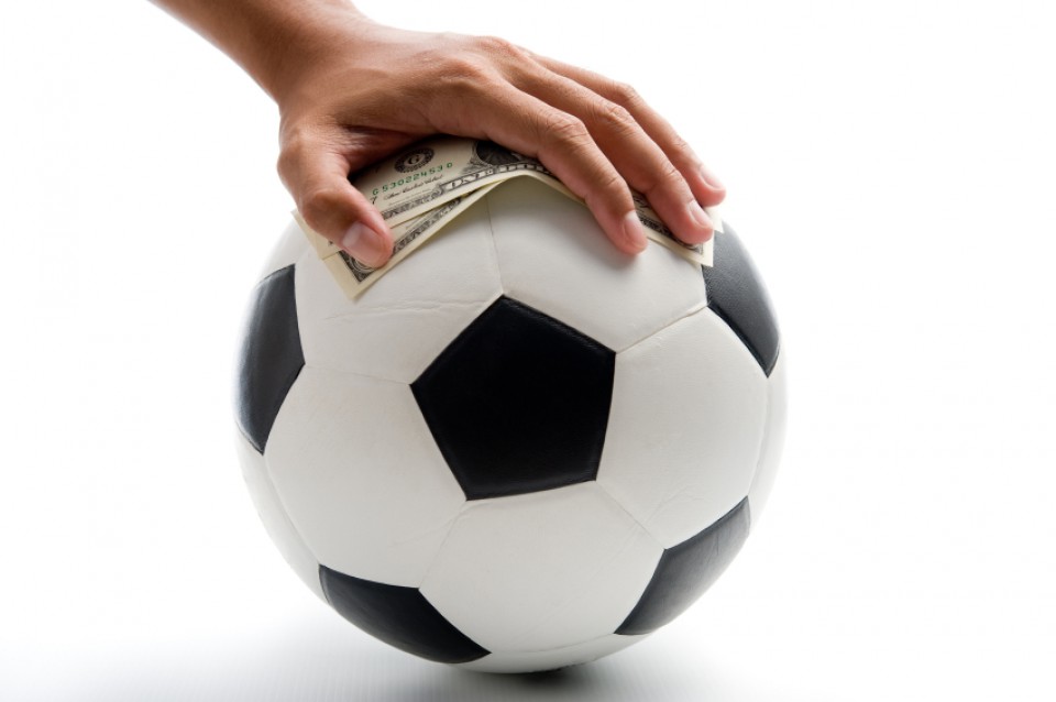 Với quan điểm khác, có 4/27 thành viên Chính phủ và Văn phòng Chính phủ 
lại đề nghị không nên bổ sung vấn đề đặt cược thể thao vào dự thảo luật.
 Lý do được nêu là, đặt cược thể thao là vấn đề phức tạp và nhạy cảm có ảnh hưởng lớn đến an ninh, trật tự - Ảnh minh họa.<br>