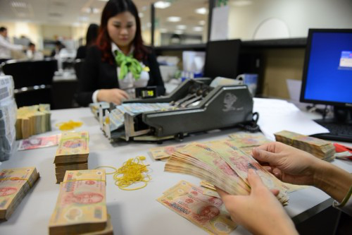 Tại báo cáo về lĩnh vực ngân hàng gửi đến Quốc hội, Chính phủ cho rằng, các cơ chế, chính sách hỗ trợ xử lý nợ xấu còn nhiều bất cập, 
còn thiếu cơ chế, chính sách khuyến khích để hỗ trợ tổ chức tín dụng xử 
lý nợ xấu, các tài sản bảo đảm tiền vay.