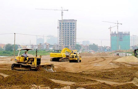 Bộ trưởng Quang thông tin, trong 9 tháng đầu năm 2015, tổng số đơn khiếu nại, tố cáo, tranh chấp đất đai nhận được là 2.615 lượt đơn, tương ứng với 1.182 vụ việc.