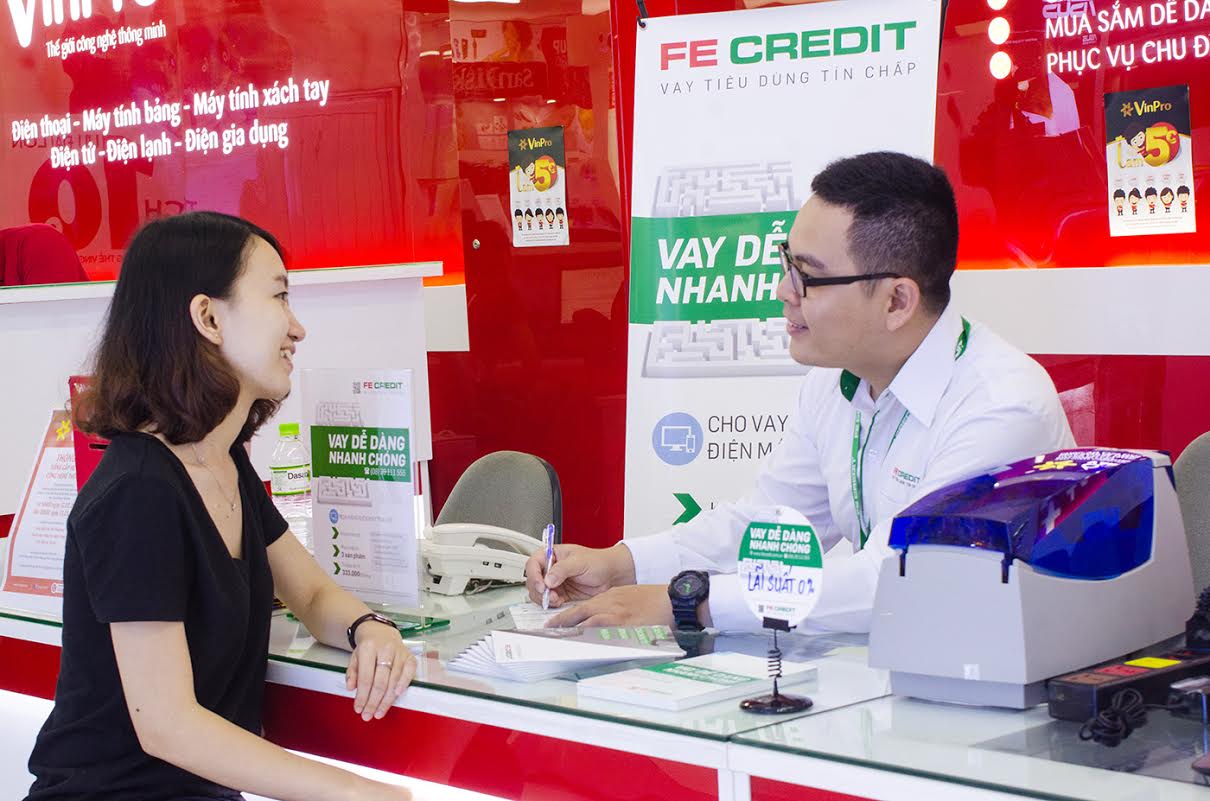 Cuối năm là thời điểm các nhà sản xuất, phân phối, bán lẻ lên kế hoạch phối hợp với các công ty tài chính tung ra các sản phẩm vay tiêu dùng.