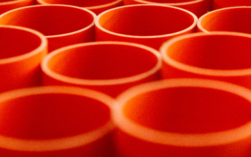 Ống nhựa Hoa Sen hiện được tin dùng rộng rãi trong nhiều lĩnh vực: công nghiệp, viễn thông, dân dụng, xây dựng, bơm hút cát, cấp - thoát nước...