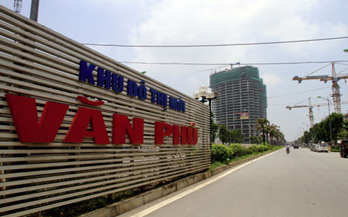 Khu đô thị mới Văn Phú là một trong 10 khu đô thị thiếu hạ tầng xã hội bị Hà Nội “điểm danh”.<br>