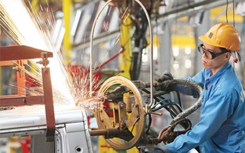 Theo Ủy ban Kinh tế của Quốc hội, Việt Nam cần tiếp tục kiên định thực hiện ổn định kinh tế vĩ mô và kiềm chế lạm phát ở mức hợp lý.