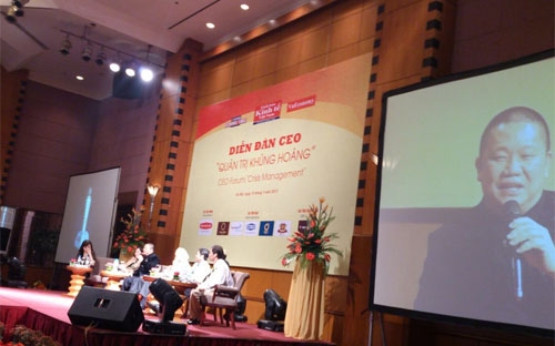 Từ góc nhìn của người đứng đầu doanh nghiệp, ông Lê Phước Vũ, Chủ tịch 
Hội đồng Quản trị Tập đoàn&nbsp; Hoa Sen cho rằng khó khăn là thời điểm để các doanh 
nghiệp tự thay đổi, đi vào làm ăn nghiêm túc thay cho đầu cơ.