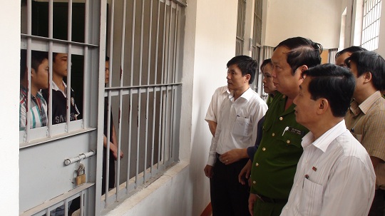 Hệ thống tổ chức cơ quan quản lý, thi hành tạm giữ, tạm giam là một 
trong các vấn đề còn có ý kiến khác nhau khi thảo luận tại nghị trường - Ảnh: dbndhatinh.vn.