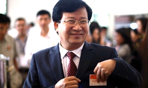 Một năm của các bộ trưởng: 2013 sóng gió của ông Trịnh Đình Dũng