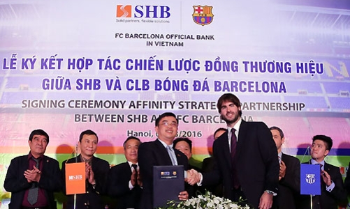 SHB tính “ghi bàn” với Barcelona