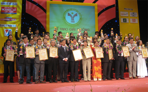 <span id="div" class="fl w100 mt10 span-detailimages relative">Liên hoan các doanh 
nghiệp Rồng Vàng lần thứ 12 và Thương hiệu mạnh lần thứ 9 </span>sẽ được tường thuật trực tiếp trên kênh VTV1, Đài Truyền hình Việt Nam lúc 9h30 ngày 16/3. 