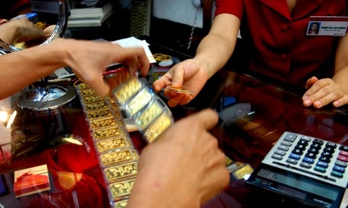Doanh nghiệp vàng bắt đầu lo giá giảm mạnh