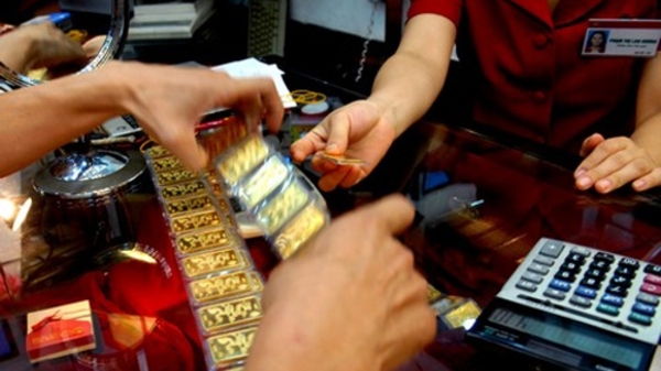 Doanh nghiệp vàng bắt đầu lo giá giảm mạnh