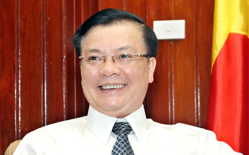 Tân Bộ trưởng Tài chính Đinh Tiến Dũng sinh ngày 10/5/1961 tại xã Ninh Giang, huyện Hoa Lư, tỉnh Ninh Bình.