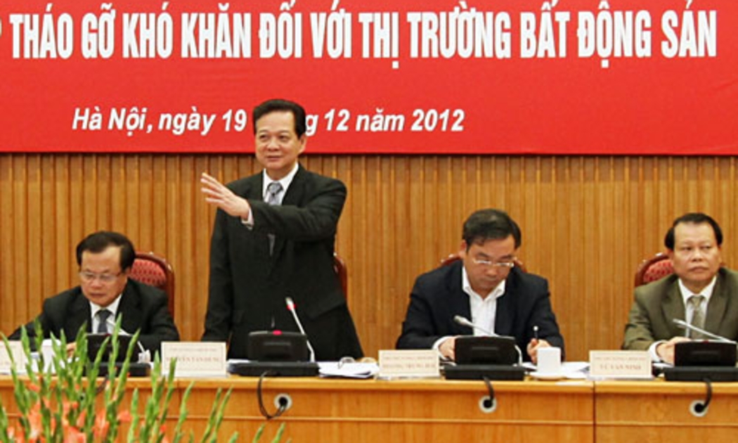 Thủ tướng Nguyễn Tấn Dũng chủ trì buổi làm việc với UBND thành phố Hà Nội sáng 19/12.