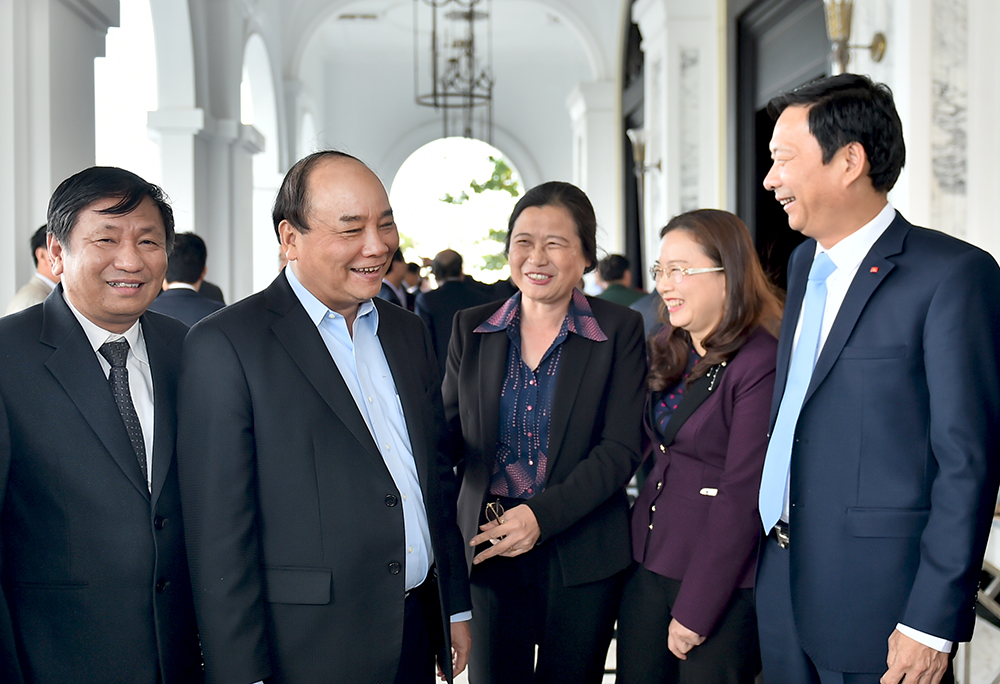 Trong chuyến công tác tại Quảng Ninh, Thủ tướng đã đến thị sát một số dự án tại Vân Đồn như cảng hàng không Quảng Ninh, tổng vốn đầu tư 7.400 tỷ đồng; khu phức hợp nghỉ dưỡng giải trí cao cấp Vân Đồn, tổng vốn đầu tư 4.957 tỷ đồng.