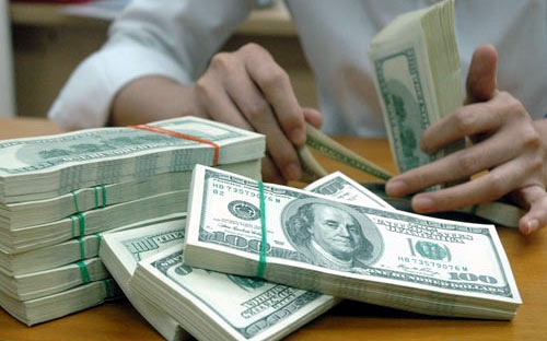 Dùng ngoại tệ để ra nước ngoài học tập, du lịch, chữa bệnh… là nhu cầu chính đáng của người dân và được pháp luật bảo hộ.