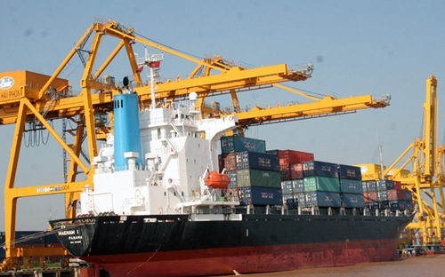 Việt Nam xuất siêu 780 triệu USD vào năm 2012 trong khi năm 2011 nhập siêu 9,84 tỷ USD.