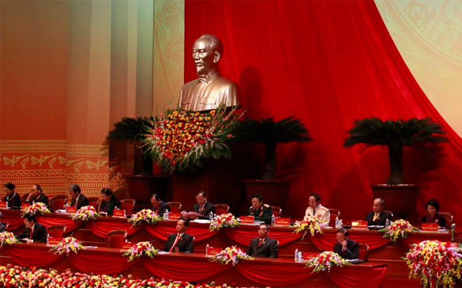 Đoàn Chủ tịch tại Đại hội Đảng lần thứ 12.<br>