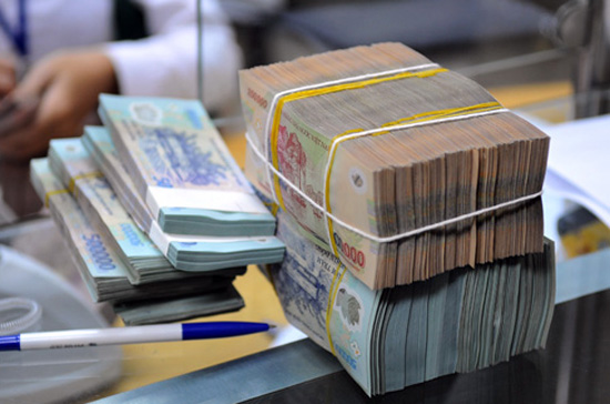 Một tính toán tương đối cho thấy tổng dư nợ tín dụng đến cuối tháng 7/2012 là khoảng 2,9 triệu tỷ đồng (bao gồm cả vốn đầu tư vào trái phiếu doanh nghiệp, cho vay ủy thác ngoại bảng); còn tổng nguồn vốn huy động cùng thời điểm ở khoảng 3,2 triệu tỷ đồng.