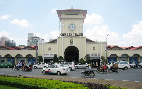 Năm 2014, chỉ tiêu được UBND Tp.HCM đặt ra là GDP dự kiến tăng 9,5 - 
10%; tổng nguồn vốn đầu tư phát triển toàn xã hội dự kiến chiếm khoảng 
31% GDP; tốc độ tăng tổng kim ngạch xuất khẩu là 10% và tốc độ chỉ số 
giá tiêu dùng (CPI) thấp hơn cả nước.