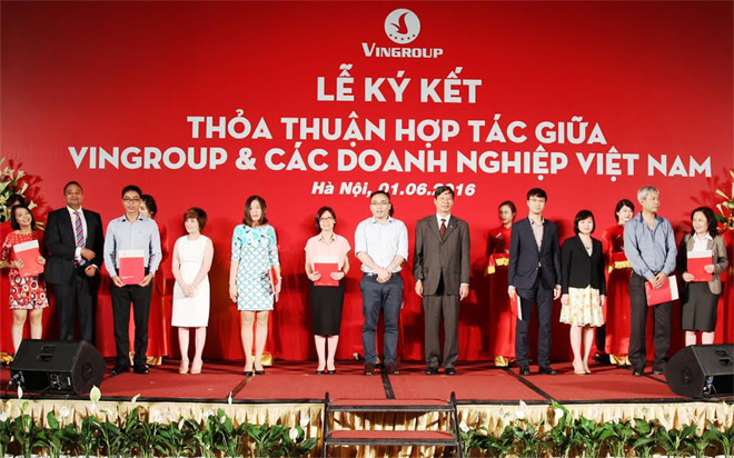 Thông qua liên danh liên kết dưới thương hiệu VinEco (với hàng thực phẩm) hoặc Vinmart (với hàng tiêu dùng), một số doanh nghiệp sẽ được Vingroup sẽ nhận kiểm soát chất lượng và bao tiêu sản phẩm.