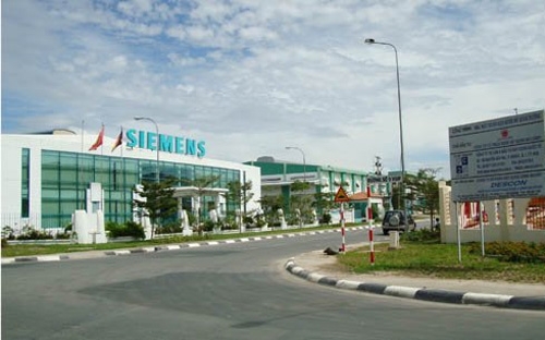 Phát triển hạ tầng khu công nghiệp Việt Nam - Singapore (VSIP) ở Bình 
Dương là một trong những dự án đầu tư thành công mà Sembcorp góp vốn 
thực hiện ở Việt Nam - Ảnh: TBKTSG.<br>