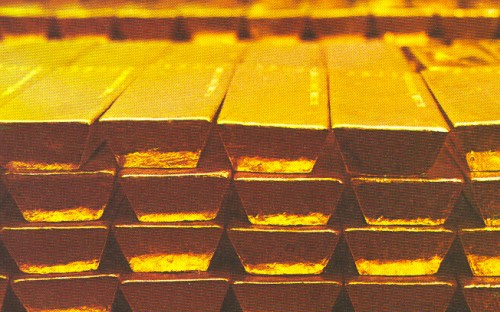 Lực mua từ ACB cùng với một số ngân hàng khác là một trong những nguyên 
nhân khiến giá vàng trong nước giữ mức chênh lệch cao so với giá thế 
giới trong đợt biến động vài tháng qua.