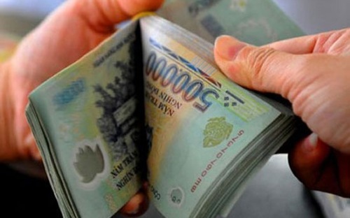 Theo cập nhật của Ngân hàng Nhà nước, thực hiện chủ trương giảm lãi suất
 cho các khoản vay cũ về tối đa 15%/năm từ 15/7/2012, đến nay dư nợ còn 
kẹt lãi suất cao chỉ còn khoảng gần 20% tổng dư nợ.