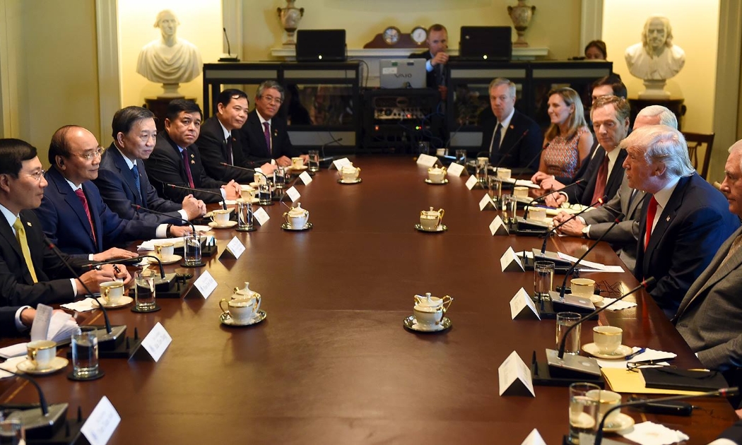 Thủ tướng Nguyễn Xuân Phúc và Tổng thống Mỹ Donald Trump trong cuộc hội đàm - Ảnh: VGP.