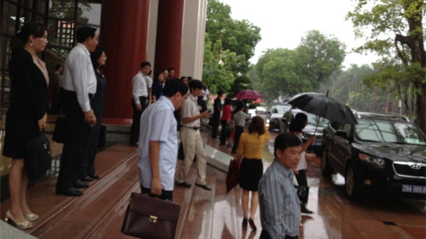 Nhật ký nghị trường: “Bỏ phiếu kép”