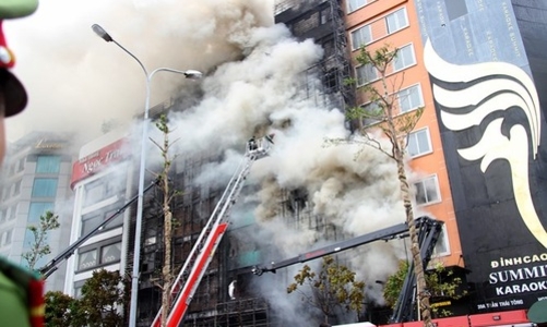 Kỷ luật hàng loạt cán bộ sau vụ cháy karaoke tại Hà Nội