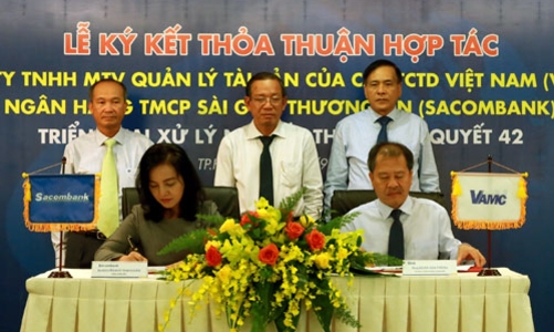 Sacombank bán tiếp 2.580 tỷ nợ xấu