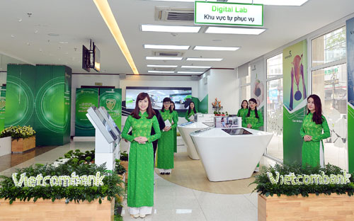 Với dịch vụ mới này, qua khảo sát tại các điểm vừa thí điểm, Vietcombank cho biết, thời gian 
giao dịch bình quân cho khách hàng đã giảm được khoảng 30% so với thông 
thường.