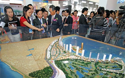 Những chuyện bi hài của địa ốc Hà Nội trong năm qua đều xuất phát từ sự khó khăn, trầm lắng của thị trường.<br>