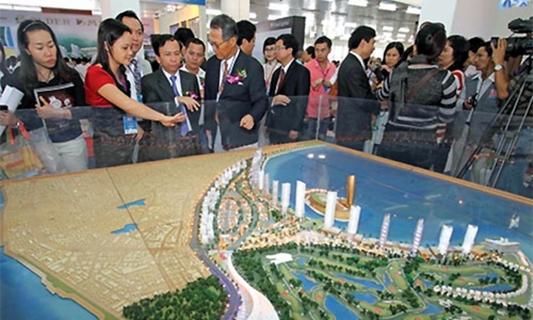 Những chuyện bi hài của địa ốc Hà Nội trong năm qua đều xuất phát từ sự khó khăn, trầm lắng của thị trường.<br>
