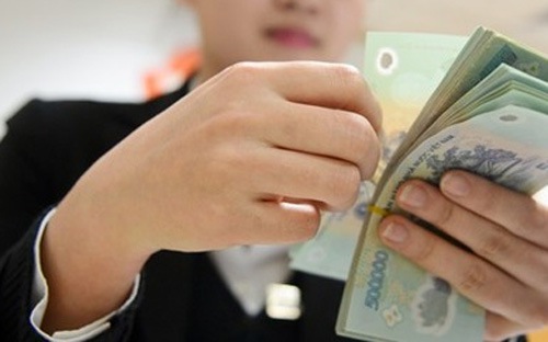 Mức thưởng Tết Nguyên đán 2017 cao nhất là 1 tỷ đồng/người, thuộc về một doanh nghiệp FDI tại Tp.HCM. Trong khi đó, mức thưởng Tết Nguyên đán cao nhất năm ngoái là 624 triệu đồng, của một doanh nghiệp FDI tại Hải Dương.
