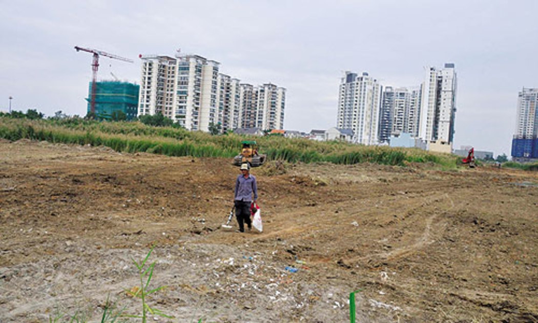 Hồ sơ về dự án Luật Đất đai (sửa đổi) cho thấy nội dung tổng hợp giải trình, tiếp thu ý kiến của 12 bộ ngành liên quan đến dự luật dày trên 80 trang - Ảnh: TN.