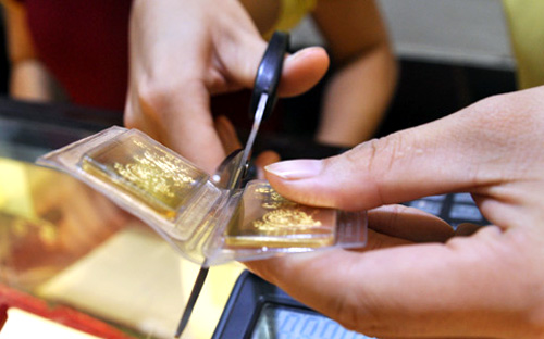 Có lẽ, tiếng nói chung, hay cái bắt tay hài hòa giữa nhà tổ chức và các 
thành viên tham gia là điểm được chờ đợi hơn, thay vì những biến động 
bất thường và khó lường vừa qua.