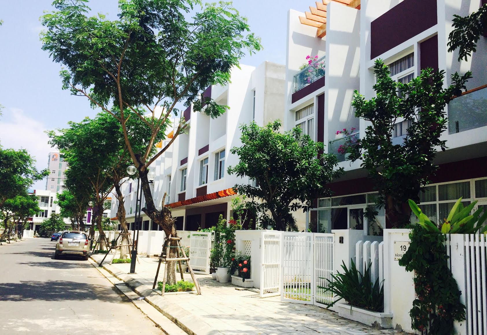 Được triển khai từ năm 2011, Euro Village hiện đã được lấp đầy 50%. Trong lần này, hai sản phẩm đặc biệt được mở bán là các lô đất nền xây khách sạn và biệt thự.&nbsp;