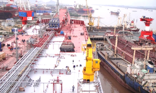 Vinashin sang trang mới: “Con dại, cái mang”