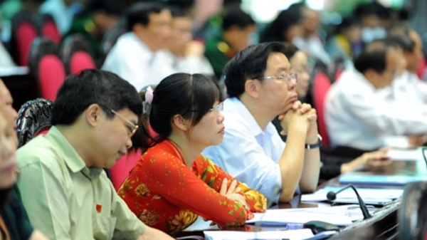 Chất vấn bộ trưởng: Ai nên ngồi “ghế nóng”?