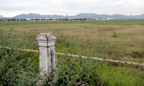 Nông dân thiếu đất, nhiều khu công nghiệp bỏ không