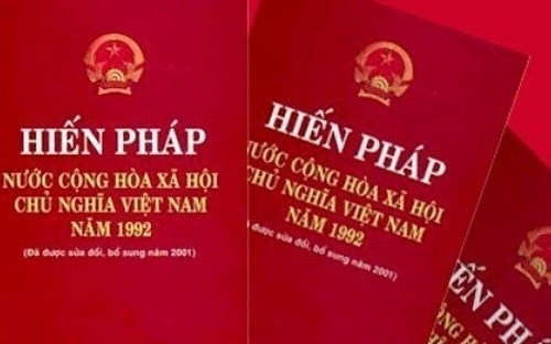 Với 11 chương, 120 điều, giảm 1 chương và 27 điều so với Hiến pháp 1992,
 bản Hiến pháp sửa đổi vừa được Quốc hội khoá 13 thông qua sẽ có hiệu 
lực từ 1/1/2014.