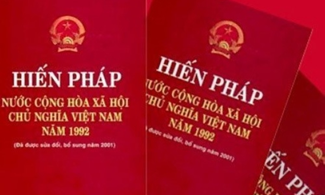 Điểm mới tại dự thảo lấy ý kiến nhân dân là quy định về Hội đồng Hiến 
pháp, nay đã lại không còn ở dự thảo trình Quốc hội tại kỳ họp này.