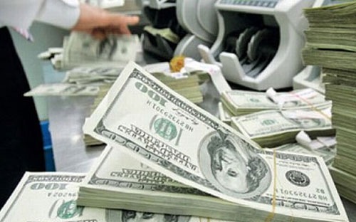 Có lẽ nhiều con mắt trên thị trường sẽ nhìn về Ngân hàng Nhà nước, chờ 
đợi liệu có tiếp tục thực hiện lại loạt giao dịch kỳ hạn để gối đầu vùng
 tỷ giá mục tiêu cho quý 2/2016 hay không. Còn thực tế hành động của nhà điều hành có thể khác.