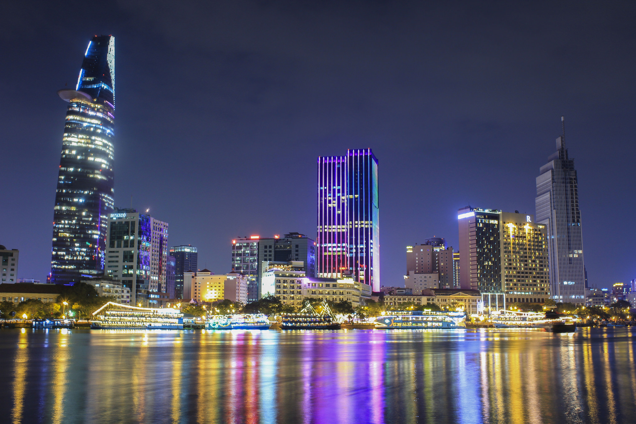 HSBC cho rằng Việt Nam là một điểm đến hấp dẫn cho lao động nước ngoài - Ảnh: 1meee.<br>