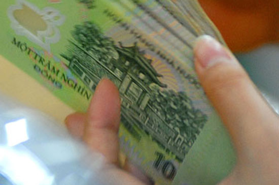 Doanh nghiệp tư nhân nộp thuế thu nhập từ đồng đầu tiên, nhưng hộ kinh doanh cá thể lại được giảm trừ gia cảnh đến vài trăm triệu đồng.